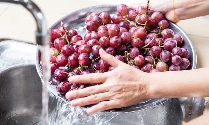 Cách rửa nho đúng chuẩn bà nội trợ nào cũng nên biết rõ