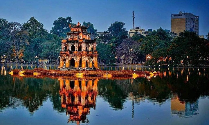 Quận Hoàn Kiếm có gì chơi?