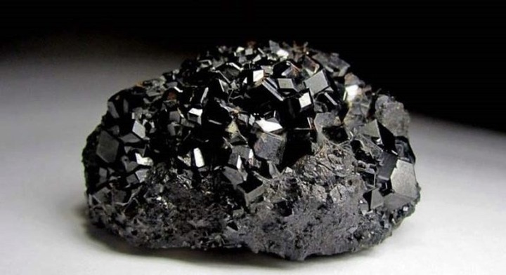 Ông công nhân đào được kho báu khủng, được trả gần trăm tỷ cũng không chịu bán