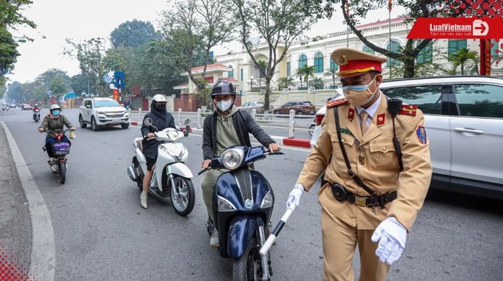 Làm gì khi xe chưa có biển số bị CSGT tạm giữ?