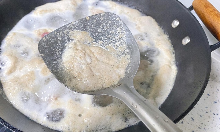 Đâu là loại bọt nên giữ lại khi nấu ăn?