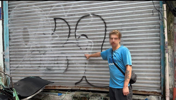 Trục xuất 2 thanh niên nước ngoài vì vẽ bậy ở trung tâm TP.HCM