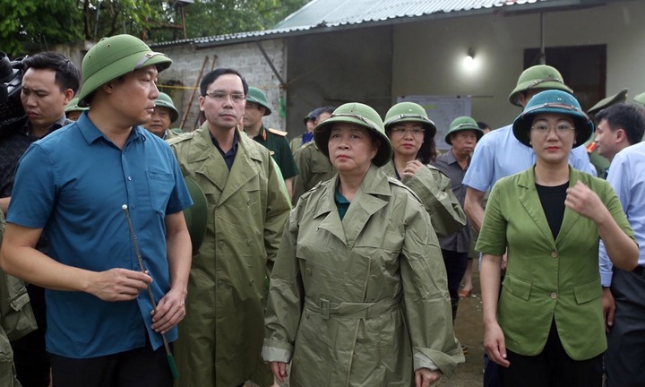 Huyện Chương Mỹ có thể ngập lụt hơn nửa tháng, Bí thư Hà Nội yêu cầu sơ tán dân