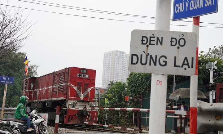 Khẩn trương rà soát, lập danh mục và kinh phí sửa chữa 184 đường ngang đường sắt