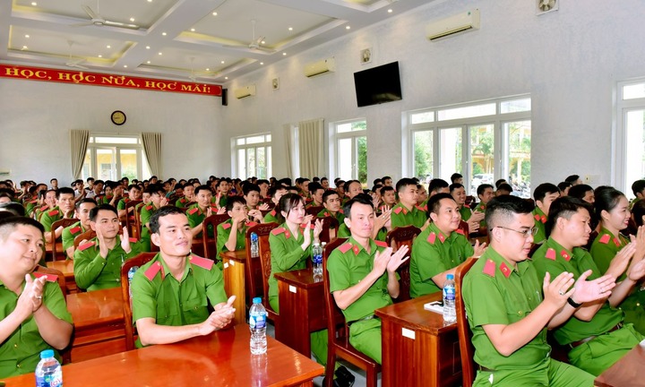 Trường Đại học Cảnh sát nhân dân công bố điểm sàn 2024