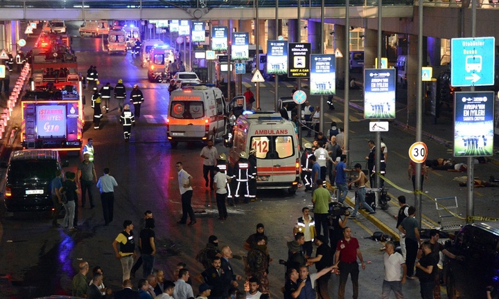 Đánh bom liều chết sân bay Thổ Nhĩ Kỳ, gần 50 người thiệt mạng