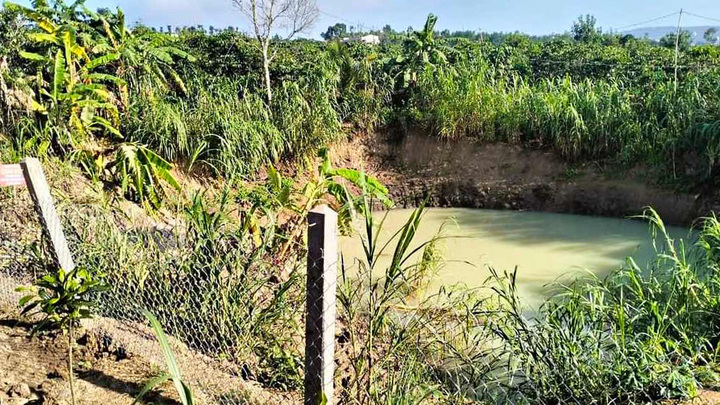 Lâm Đồng: Hai chị em chết đuối thương tâm dưới ao trước nhà