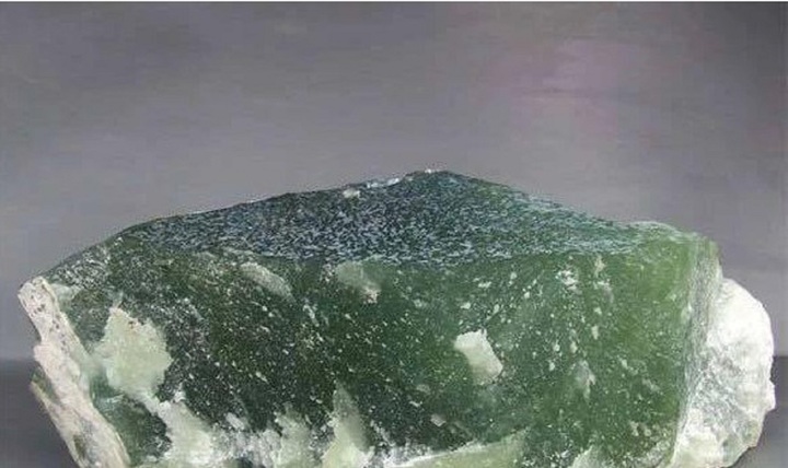 Đang làm việc, anh công nhân đào trúng kho báu nặng 26.000 tấn