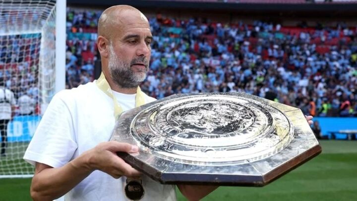 Hậu chiến thắng Siêu cúp Anh, Pep Guardiola xát muối vào vết thương của Ten Hag