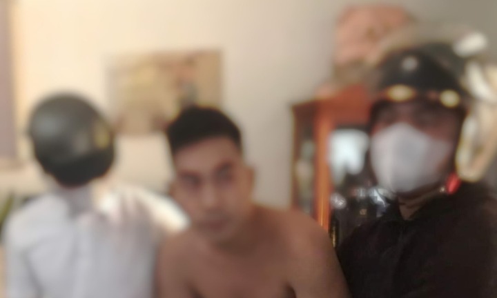 Bắt nghi phạm cầm kéo xông vào quán cà phê đâm người trọng thương