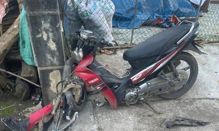 Tài xế xe máy đâm vào trụ cổng nhà dân, tử vong trên đường đi cấp cứu