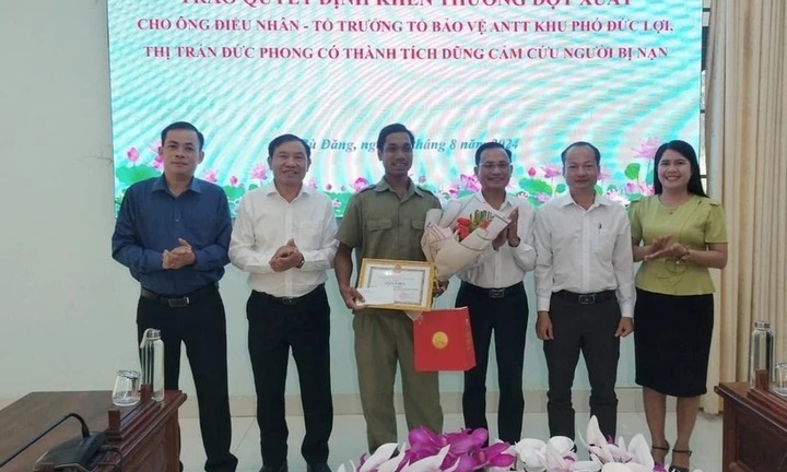 Tin tức thời sự mới ngày 20/8: Lao xuống dòng nước xiết cứu người bị cuốn trôi