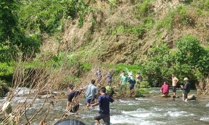 Tìm thấy thi thể 2 người phụ nữ bị lũ cuốn ở Hà Giang
