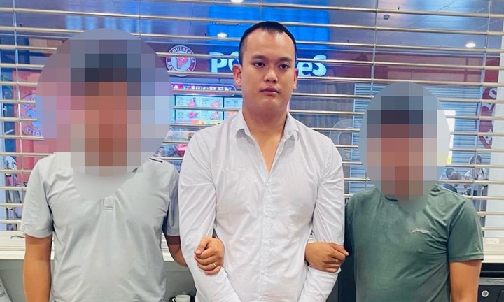 2 năm trốn truy nã, gã giang hồ cộm cán bị bắt khi vừa nhập cảnh vào Việt Nam
