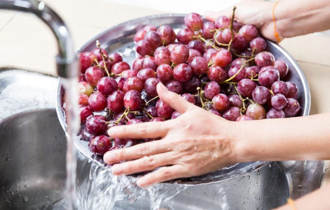 Mẹo rửa nho bằng kem đánh răng