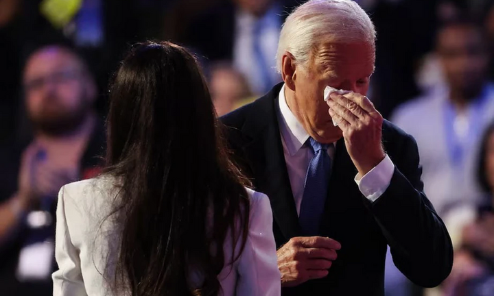 Ông Joe Biden xúc động rơi nước mắt tại Đại hội toàn quốc Đảng Dân chủ