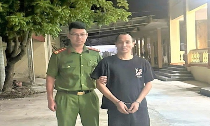 Người đàn ông ra đầu thú sau 17 năm trốn truy nã