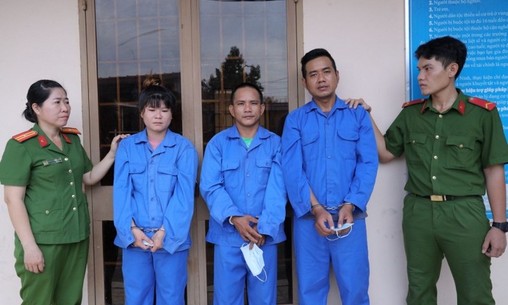 Tin tức pháp luật mới nhất ngày 22/8: Bắt quả tang nhóm nam, nữ “mở tiệc” ma túy