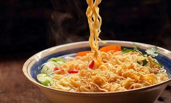 Điều gì sẽ xảy ra với cơ thể nếu bạn ăn mì tôm mỗi ngày?