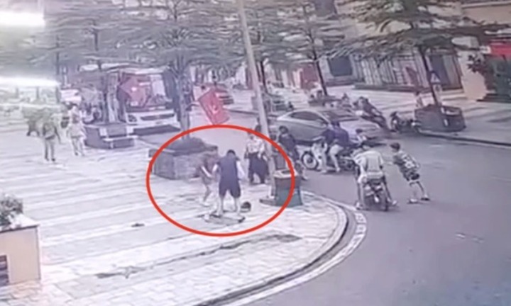 Vụ bé trai bị đánh dã man giữa sân chung cư ở Hà Nội: Diễn biến mới