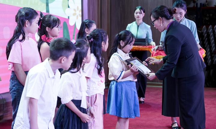 Lễ trao giải cuộc thi vẽ tranh 