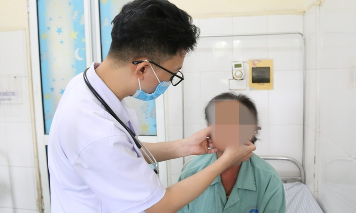 Người phụ nữ nhiễm 5 loại giun sán nguy hiểm do thói quen ăn uống tưởng vô hại