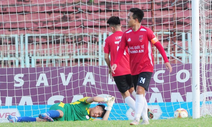 Đội bóng Long An đón tin vui sau cuộc họp với bầu Đức