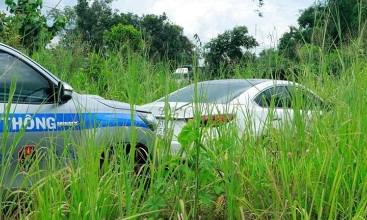 Cảnh sát truy đuổi hơn 20km xe ô tô biển đẹp 