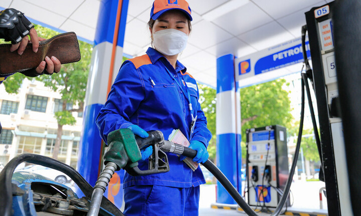 Giá xăng hôm nay (29/8): Giá xăng giảm, về sát 21.000 đồng/lít