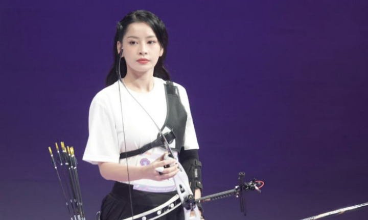 Chi Pu xuất sắc giành huy chương bạc môn bắn cung nữ tại Super Novae Games