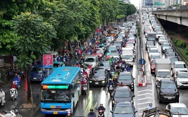 Nhiều tuyến đường Hà Nội ùn tắc kéo dài trong ngày đầu nghỉ lễ 2/9