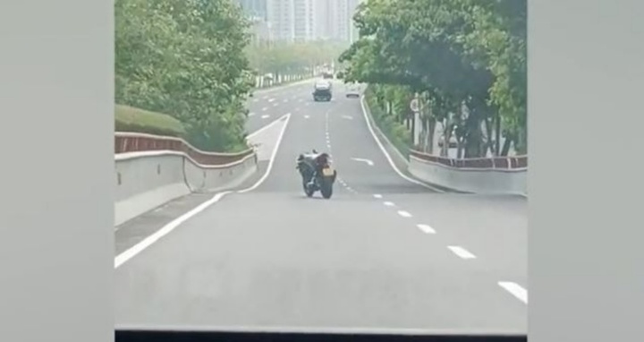 Bí ẩn về chiếc mô tô 