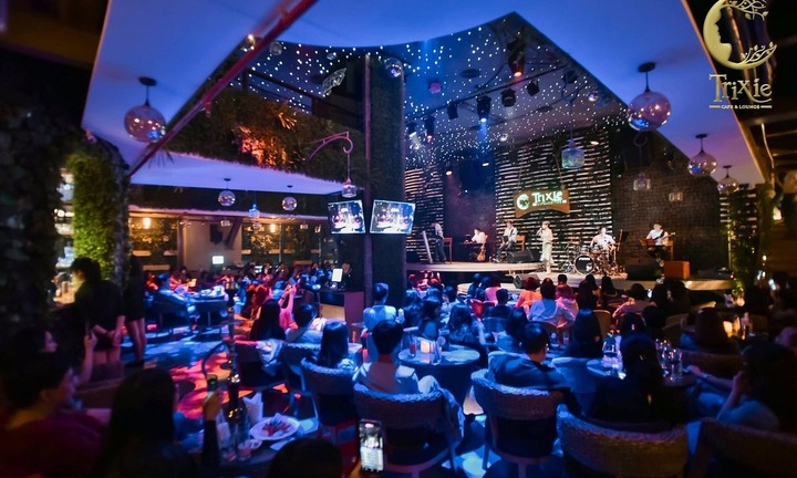 Những quán cà phê mở xuyên đêm ở Hà Nội