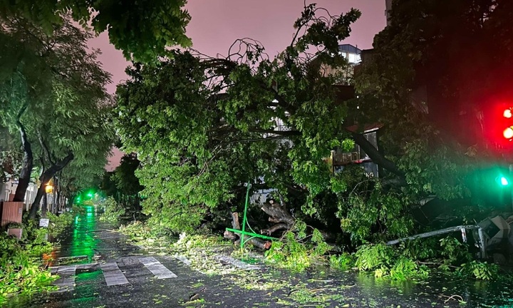 Hà Nội: Bão số 3