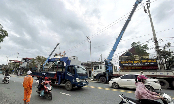 Hơn 4,8 triệu khách hàng phía Bắc đã được cấp điện trở lại sau bão Yagi