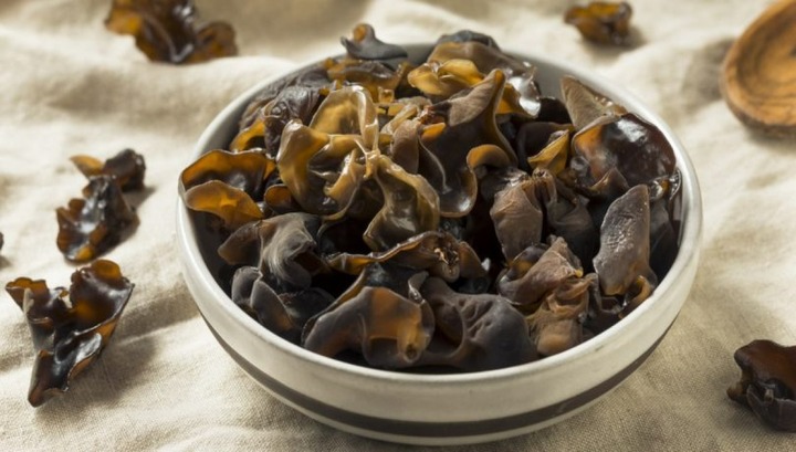 Loại nấm mọc trên cây “siêu ngon” nhưng là “kẻ thù truyền kiếp” của lá gan