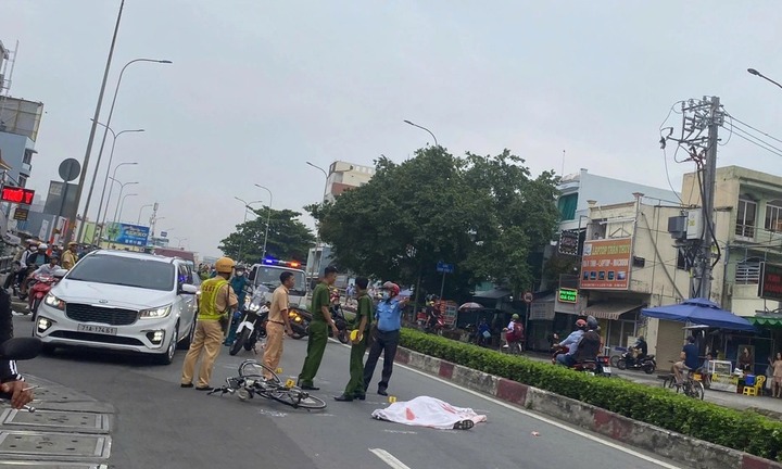 Tin tức tai nạn giao thông mới nhất ngày 12/9: Va chạm với xe tải, 1 người chết