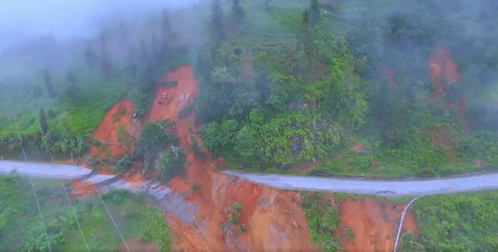 Clip: Đoạn đường từ Bắc Hà về Lùng Phình và Si Ma Cai