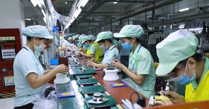 Người lao động nghỉ ngang có phải bồi thường hay không?