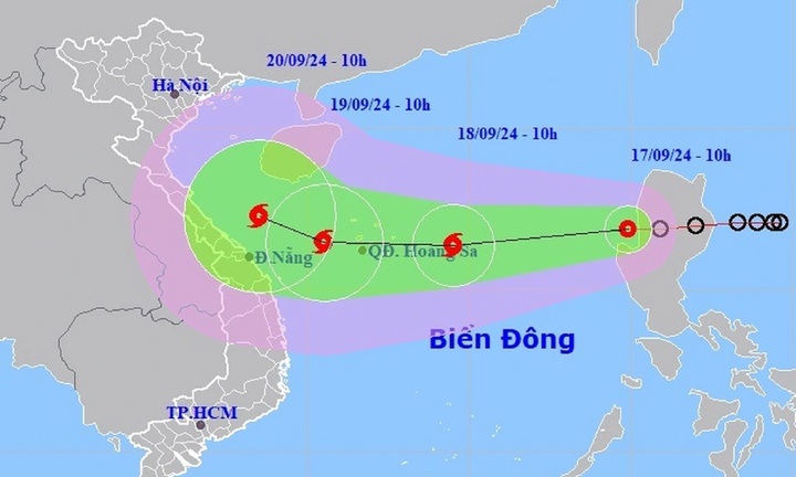 Áp thấp nhiệt đới sắp mạnh thành bão, miền Trung đối mặt nguy cơ lũ chồng lũ