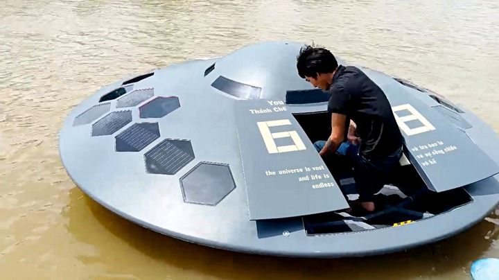 Clip: Lướt băng băng trên mặt nước, 