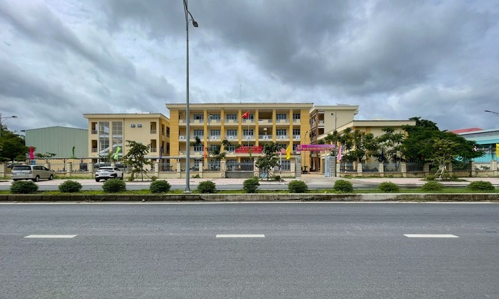 Điều tra nguyên nhân vụ 7 học sinh trường năng khiếu nghi ngộ độc thực phẩm