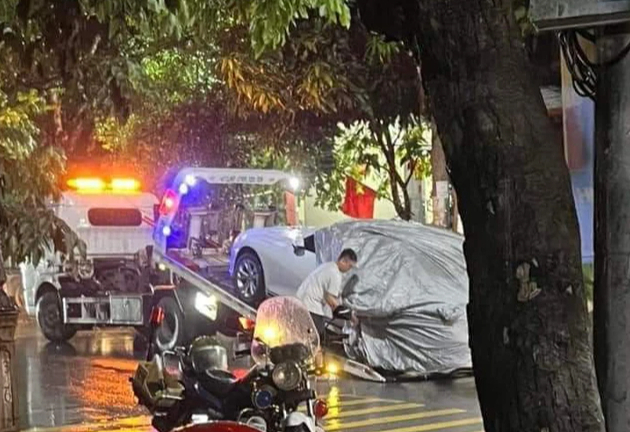 Vĩnh Phúc: Bố lùi xe ô tô bất cẩn, không may khiến con tử vong