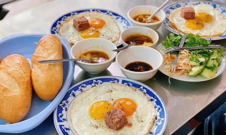 Quán bánh mì chấm Quy Nhơn ngon