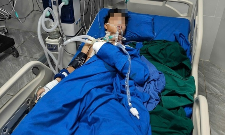 Vụ tự chế pháo, học sinh lớp 10 bị nổ nát bàn tay: Hiện trường có gì?