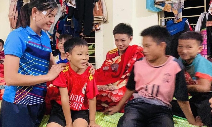 Cô giáo giúp hơn 200 học sinh tránh thảm họa sạt lở ở Mường Lát được khen thưởng