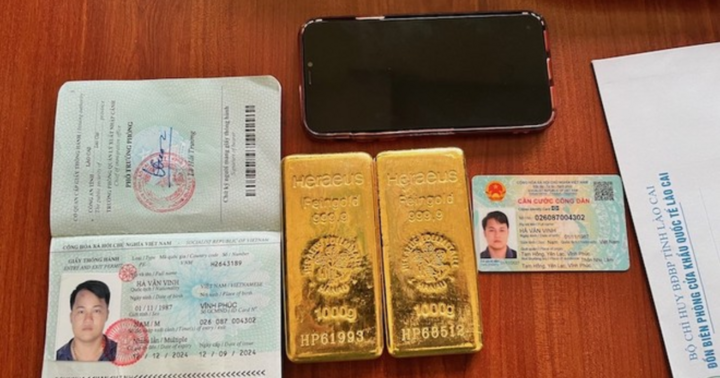 Bí ẩn trong 2 ống quần của người đàn ông lén lút tại khu vực biên giới