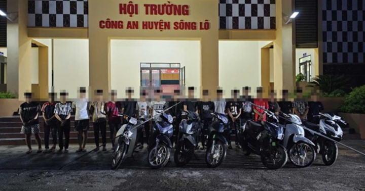 Rủ nhau mang hung khí đi “cháy phố”, 20 đối tượng ở Vĩnh Phúc bị tóm gọn