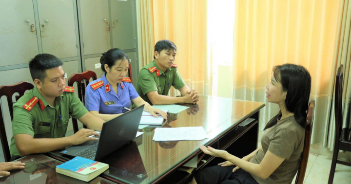 Nữ giám đốc dùng 