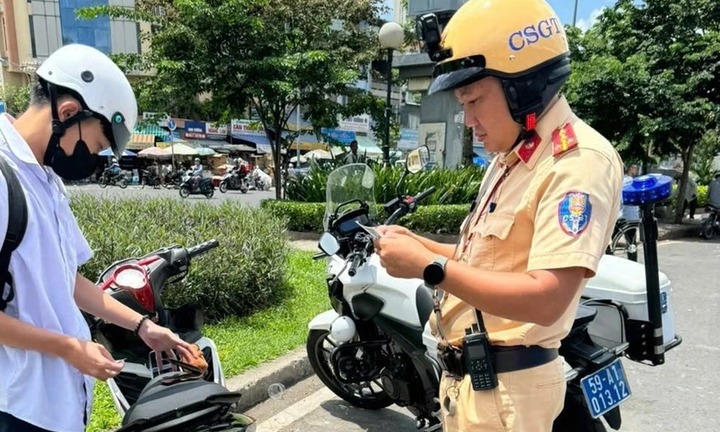 TP.HCM: Hơn 800 phụ huynh, học sinh vi phạm giao thông trong 3 ngày